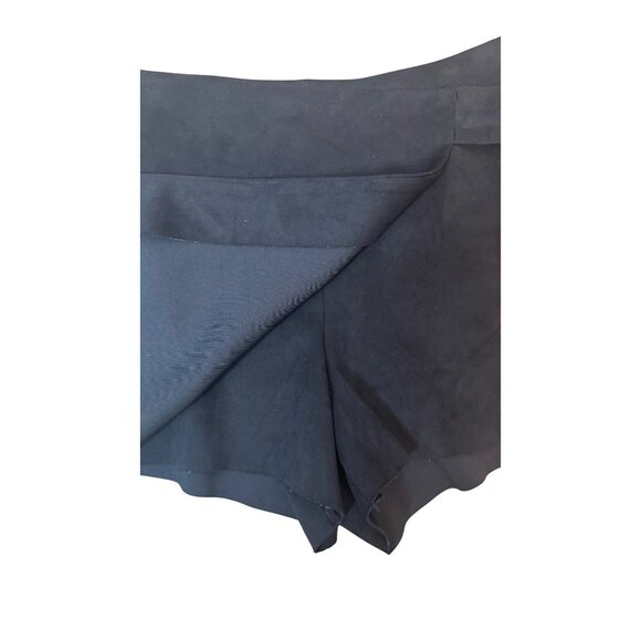 2/$30 ZARA XS Black Skort With Tortoise Ring Detail Polyester & Elastane - Picture 6 of 12